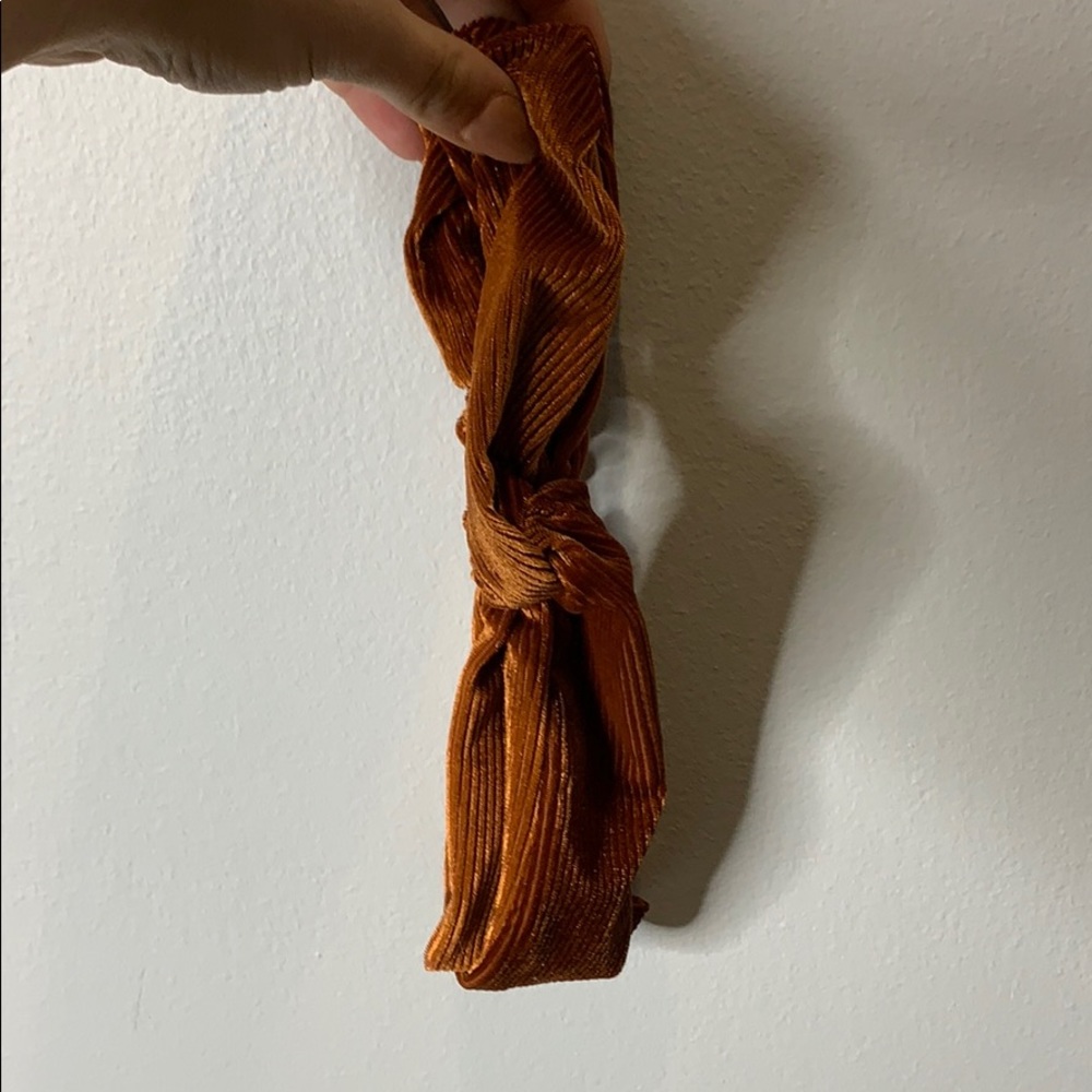 BURNT ORANGE RIBBED VELVET HEADBAND